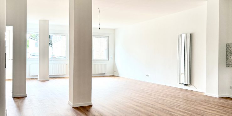 Fast ein Loft + Raum satt + barrierefrei + saniertes EG mit sep. Apart. im Erstbezug + Stellplatz