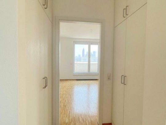 Flur mit Einbauschränken