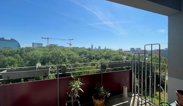 Viel Platz mit Skylineblick + EBK + Parkett + TG