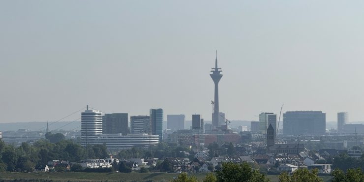 Traum-Ausblick über den Rhein + großer Balkon + Selbstnutzung oder Vermietung möglich